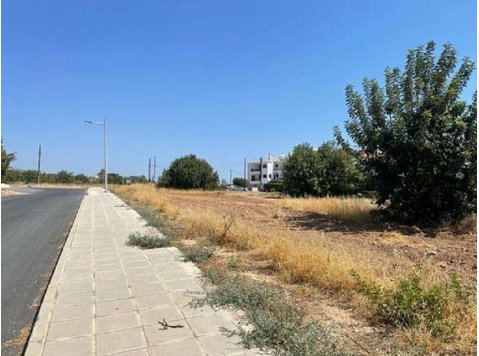 Residential plot, in a quiet residential area in Pegeia… - منازل