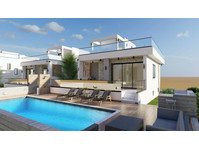 SPECIAL OFFER : EUR 440.000

Introducing a stunning…
