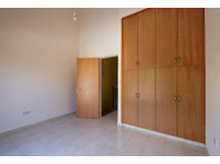 The property is a two-storey maisonette  in Pegeia. The… - בתים