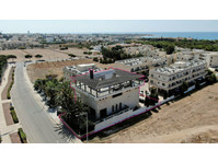 The property is in Mouttalos Quarter, 175 meters east of… - منازل