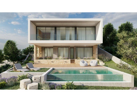 This amazing villa is located in the prestigious Chloraka… - Huse