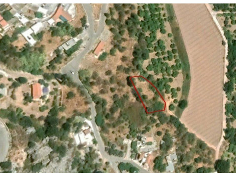 This asset is a field in Episkopi village, Paphos. The… - Maisons