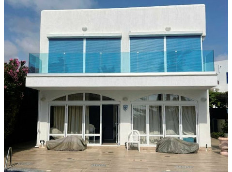 This beautiful 3 bedroom detached villa is located in an… - Müstakil Evler