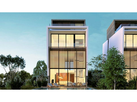 This exclusive building consists of 2, 3- and 4-bedroom… - Rumah