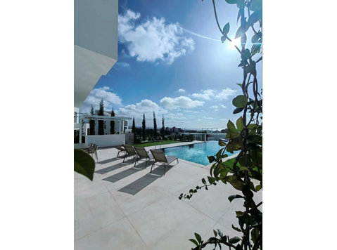 This exclusive project offers the perfect blend of country… - Houses