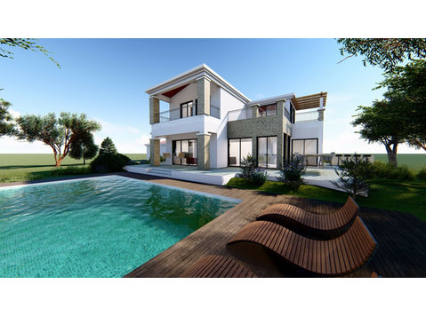 This exquisite 6 bedroom property is located on the west… - Houses
