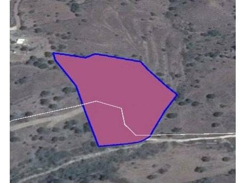 This is a 8362sqm land for sale in Statos-Agios Fotios… -  	家