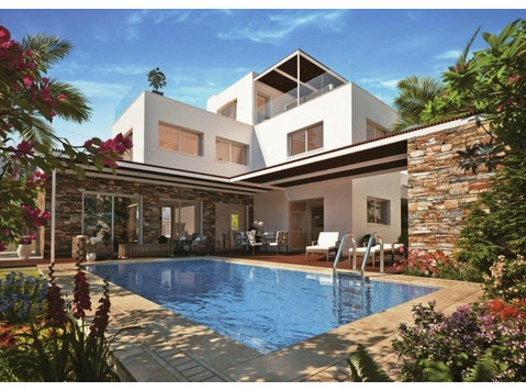 This is a modern design 3 bedroom villa for sale, located… - Houses