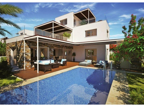 This is a modern design 3 bedroom villa for sale, located… - Hus