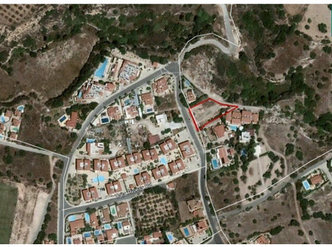 This is a plot in Tala, Paphos. It has an area of 1,190sqm… - Majad