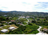This is a residential plot 967sqm in K. Pyrgos, Tyllirias… - Häuser