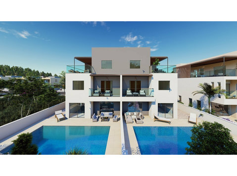 This is a spacious and modern  4 bedroom villa in the heart… - 房子