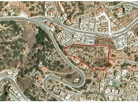 This is plot a 2/5 share of a field in Pegeia, Paphos,… - 주택