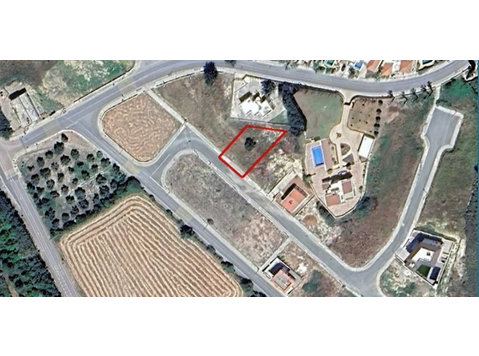 This is plot in Kouklia, Paphos.

The plot is located c.… - Case
