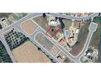This is plot in Kouklia, Paphos.

The plot is located c.… - Casas