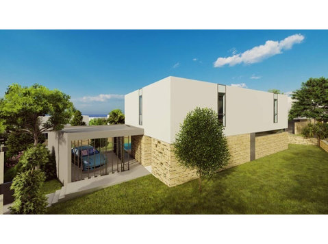 This luxury three bedroom villa is a modern state of the… - Talot