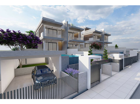 This modern villa offers a spacious and thoughtfully… - Houses
