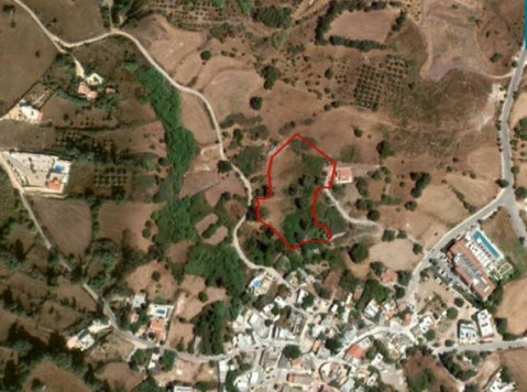 This plot is located in Drouseia, Paphos.It has an area of… - گھر