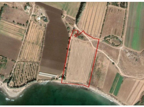 This plot is located in Timi, Paphos.It has an area of… - خانه ها