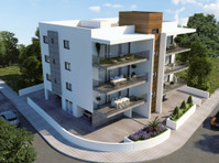 This residential building is sited in Geroskipou, only a… - Σπίτια