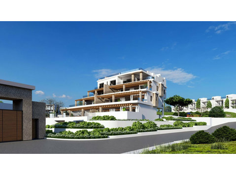 This unique seafront apartment is located in a privileged… - Maisons