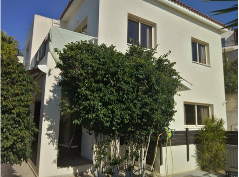 Three bedroom detached house in Mesa Chorio - Paphos.

The… - வீடுகள் 