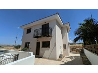 Two-storey wooden structure house located in Anarita,… - Σπίτια
