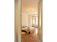 Flatio - all utilities included - Spacious room in art… - WGs/Zimmer