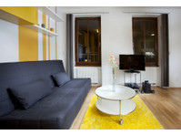 Flatio - all utilities included - Yellow apartment near… - Alquiler