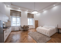 Flatio - all utilities included - Newly renovated apartment… - Na prenájom