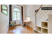 Zimmer zu vermieten in 4-Zimmer-Wohnung in Malá Strana, Prag - Zu Vermieten