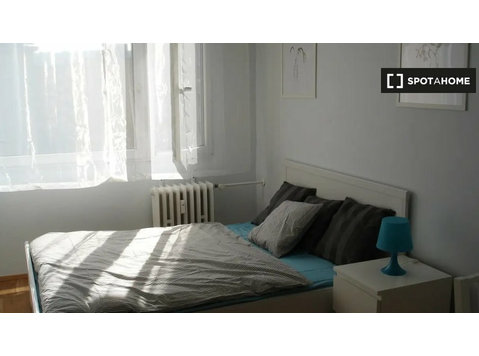Room for rent in 4-bedroom apartment in Palmovka, Prague - Ενοικίαση