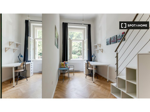 Room for rent in a residence in Malá Strana, Prague - За издавање