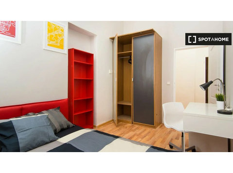 Stanza in affitto in appartamento condiviso a Smíchov, Praga - In Affitto