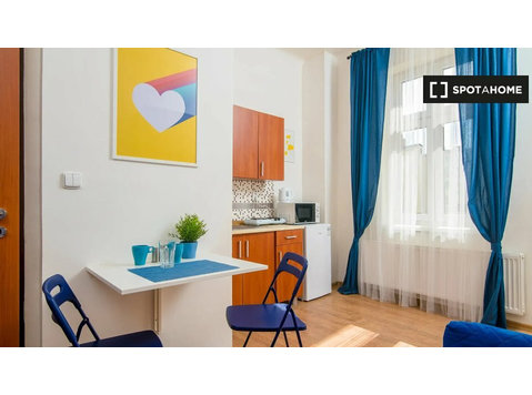 Apartamento estúdio para alugar em Čestmírova, Praga - Apartamentos