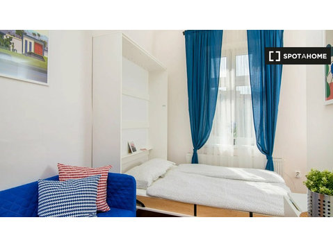 Studio apartment for rent in Jezerka, Prague - Apartemen