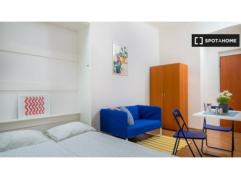 Studio apartment to rent by Praha-Vršovice station - Apartments