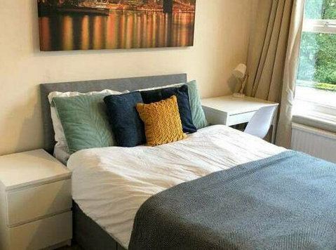Bright apartment with large balcony in Copenhagen - Kimppakämpät