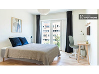 Room in furnished and serviced co-living apartment - Izīrē