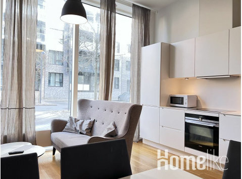 Luminoso apartamento de cuatro habitaciones de 130 m2 - Pisos