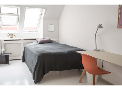 Room 1 Standard+ - 	
Lägenheter
