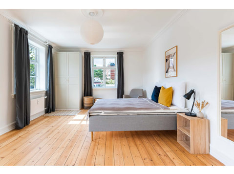 Room 2 Mighty - Apartments