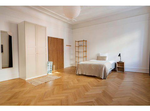 Room 3 Jumbo+ - Apartments