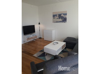 Spacious and bright 3 bedroom apartment - 아파트
