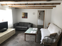 2 Rooms apt in a private house with parking and 20m outdoor… - Stanze