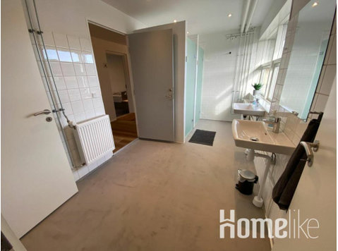 Eenpersoonskamer met gedeelde badkamer - Woning delen