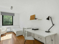 Studio and student room with private bathroom - Odense