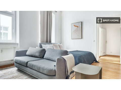 Wohnung mit 2 Schlafzimmern zu vermieten in Berlin, Berlin - Апартмани/Станови