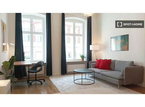 Mieszkanie z 3 sypialniami do wynajęcia w Berlinie Mitte - Mieszkanie