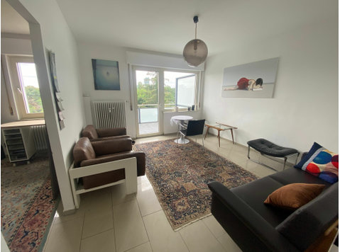 Helles, stilvolles Apartment mit Blick ins Grüne und Balkon - برای اجاره